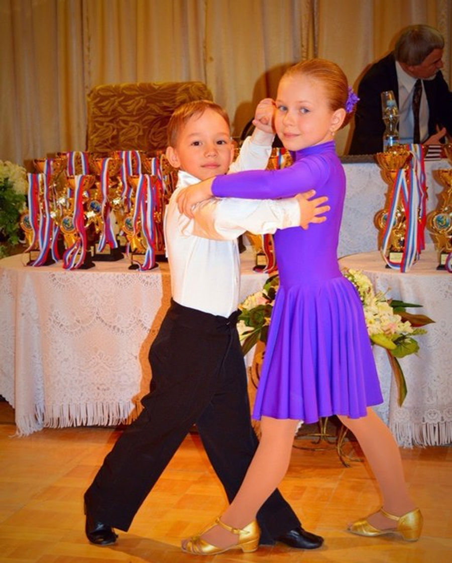 Ритмика и основы бального танца (4+) Дрим Дэнс (Dream Dance)